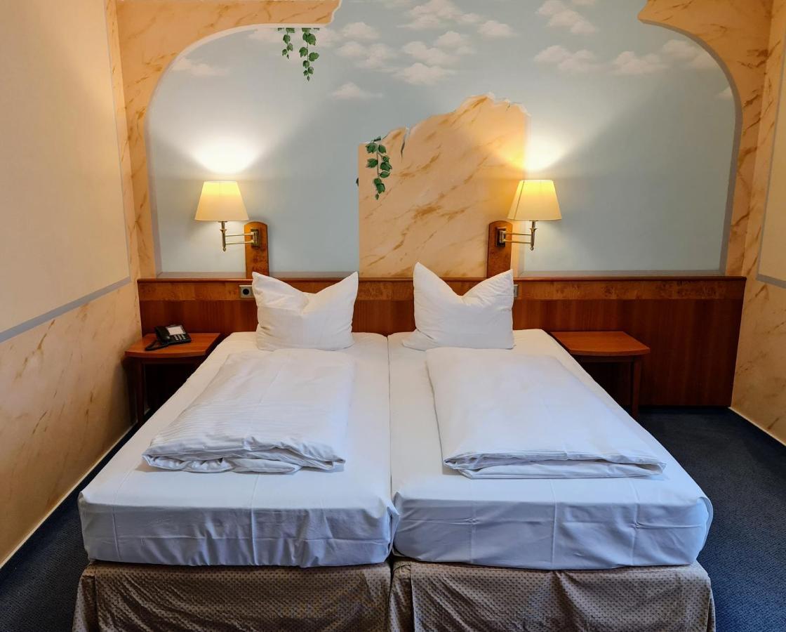 Hotel Restaurant Felix Bensheim Extérieur photo
