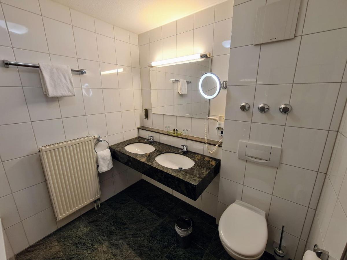 Hotel Restaurant Felix Bensheim Extérieur photo